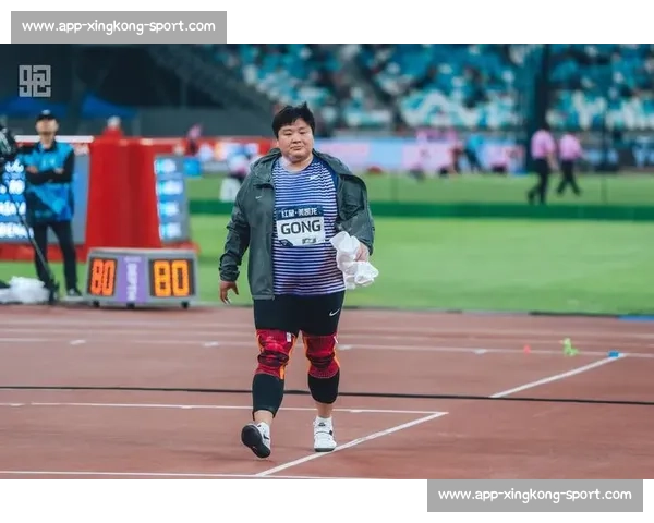 巩立姣 18 米 93 碾压夺冠，韦永丽雨战 11 秒 57 摘金