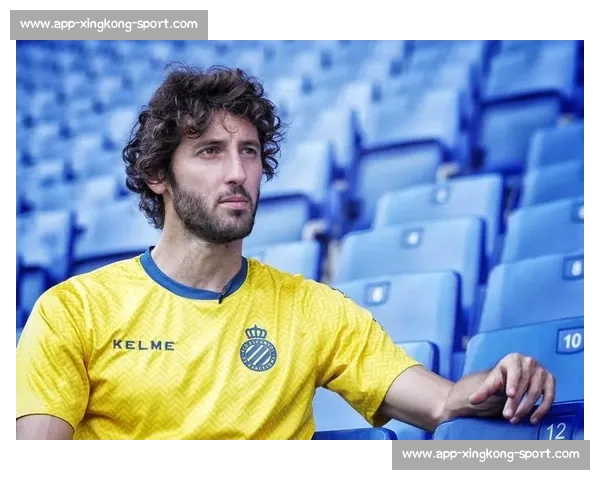 皇家社会续约本土青训后卫佩鲁 - 罗德里格斯 新约至 2026 年 皇家社会续约本土青训后卫佩鲁 - 罗德里格斯 新约至 2026 年