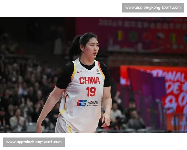 央视直击女篮中日对决：张子宇内线无解，宫鲁鸣战术显神威