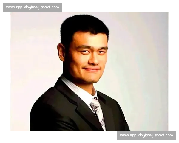 姚明：NBA 半场统治力的中国传奇